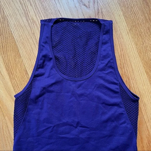 Fabletics Open “Knit” Back Workout Tank Size Medium - Picture 2 of 5